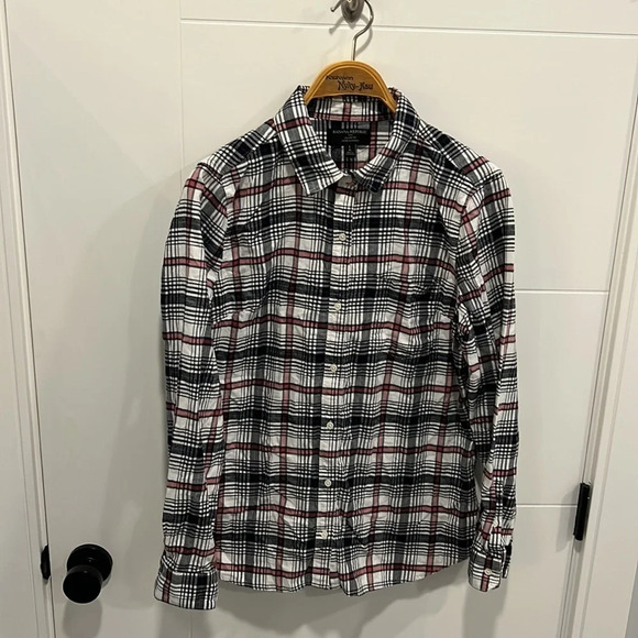 Banana Republic  classic fit flannel button up shirt size large - Picture 7 of 12